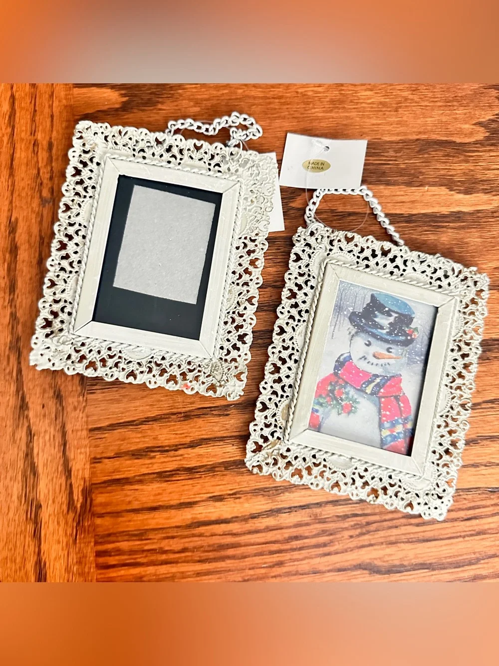 Lot of 2 metal 2x3 ornate white frames